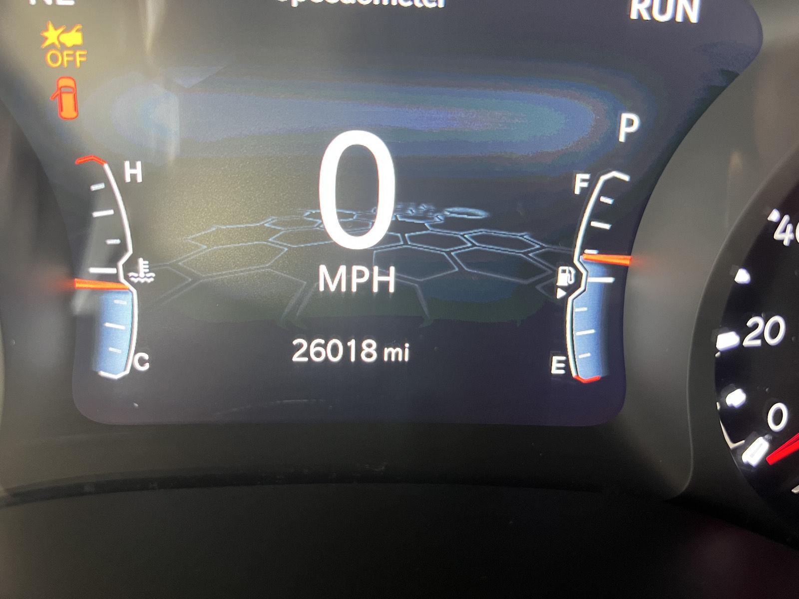 Used 2023 Redline Pearlcoat Jeep Altitude image 12