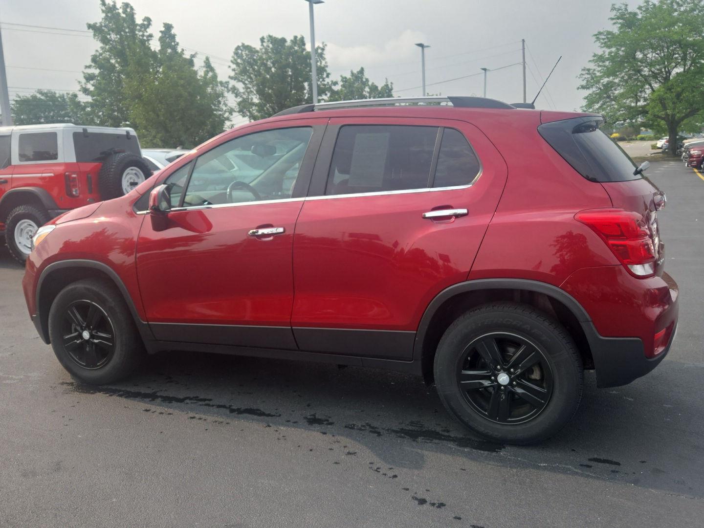 Used 2019 Cajun Red Tintcoat Chevrolet LT image 3