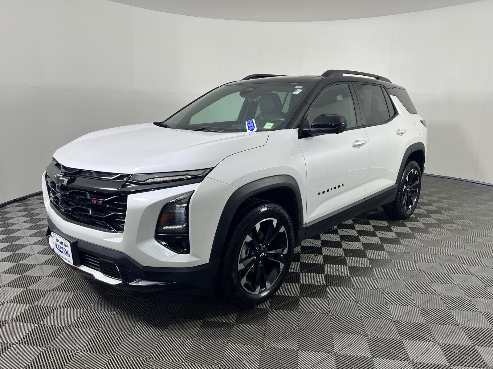 Used 2025 Iridescent Pearl Tricoat Chevrolet AWD RS image 17