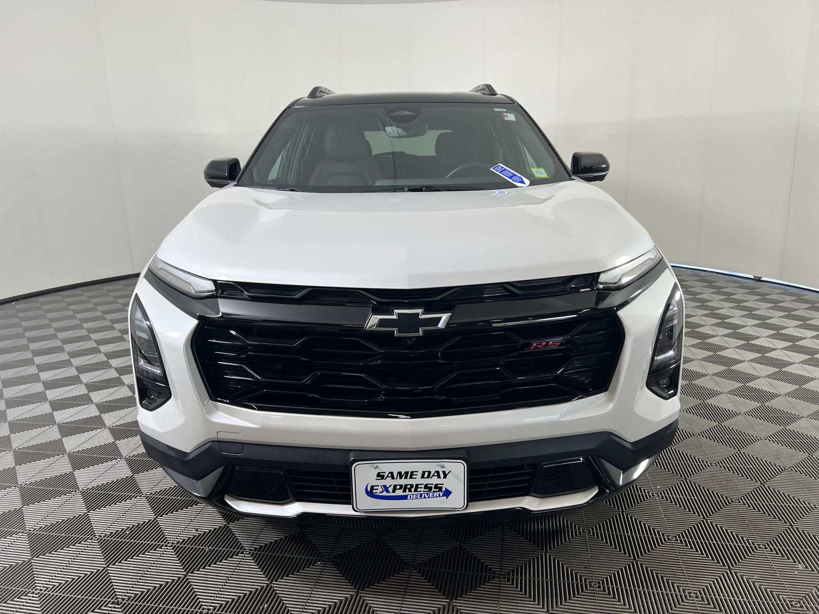 Used 2025 Iridescent Pearl Tricoat Chevrolet AWD RS image 18