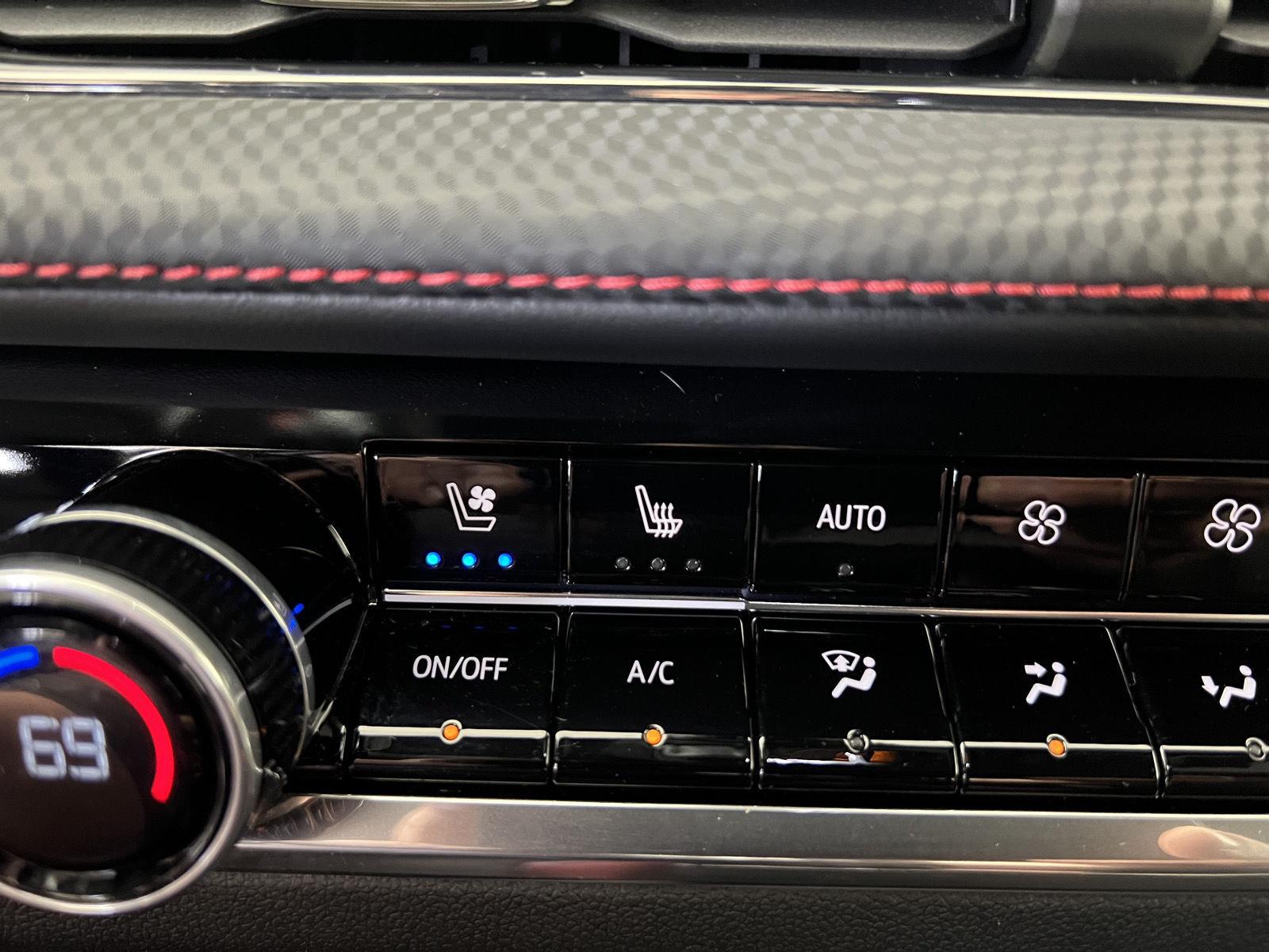 Used 2025 Iridescent Pearl Tricoat Chevrolet AWD RS image 34
