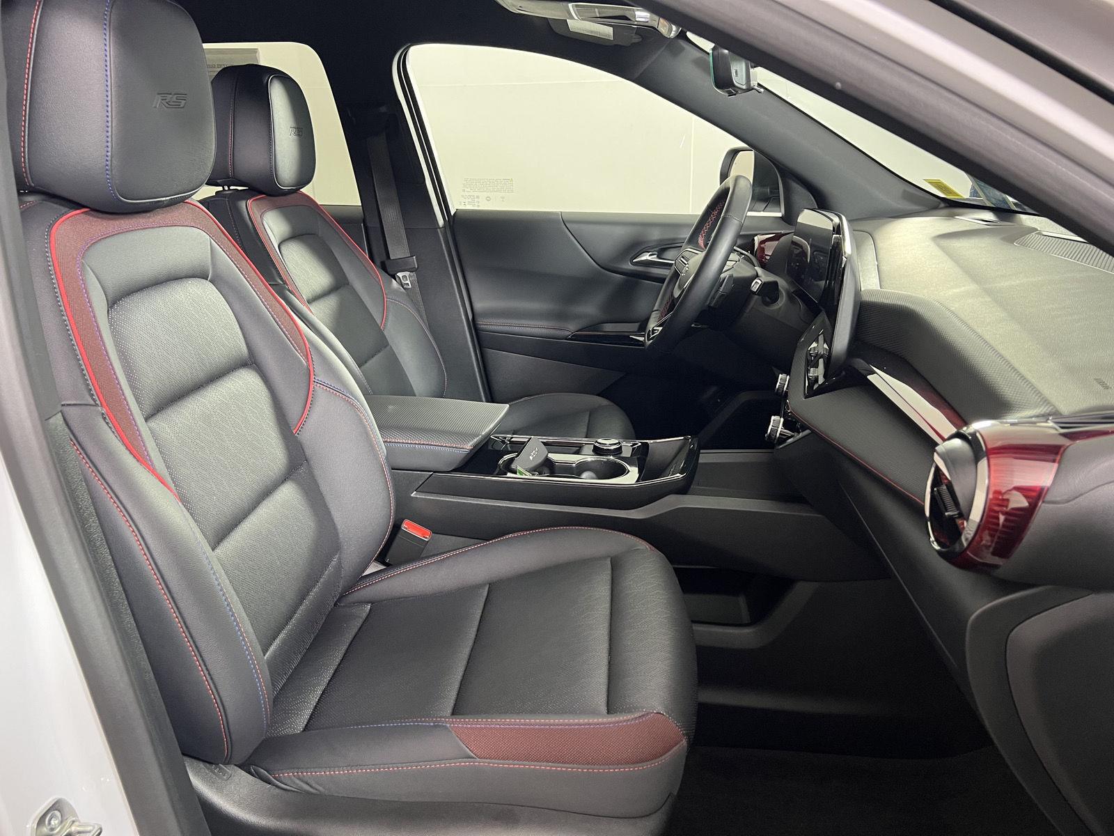 Used 2025 Iridescent Pearl Tricoat Chevrolet AWD RS image 40
