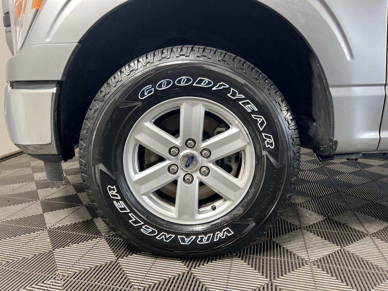 Used 2022 Iconic Silver Ford XLT image 28