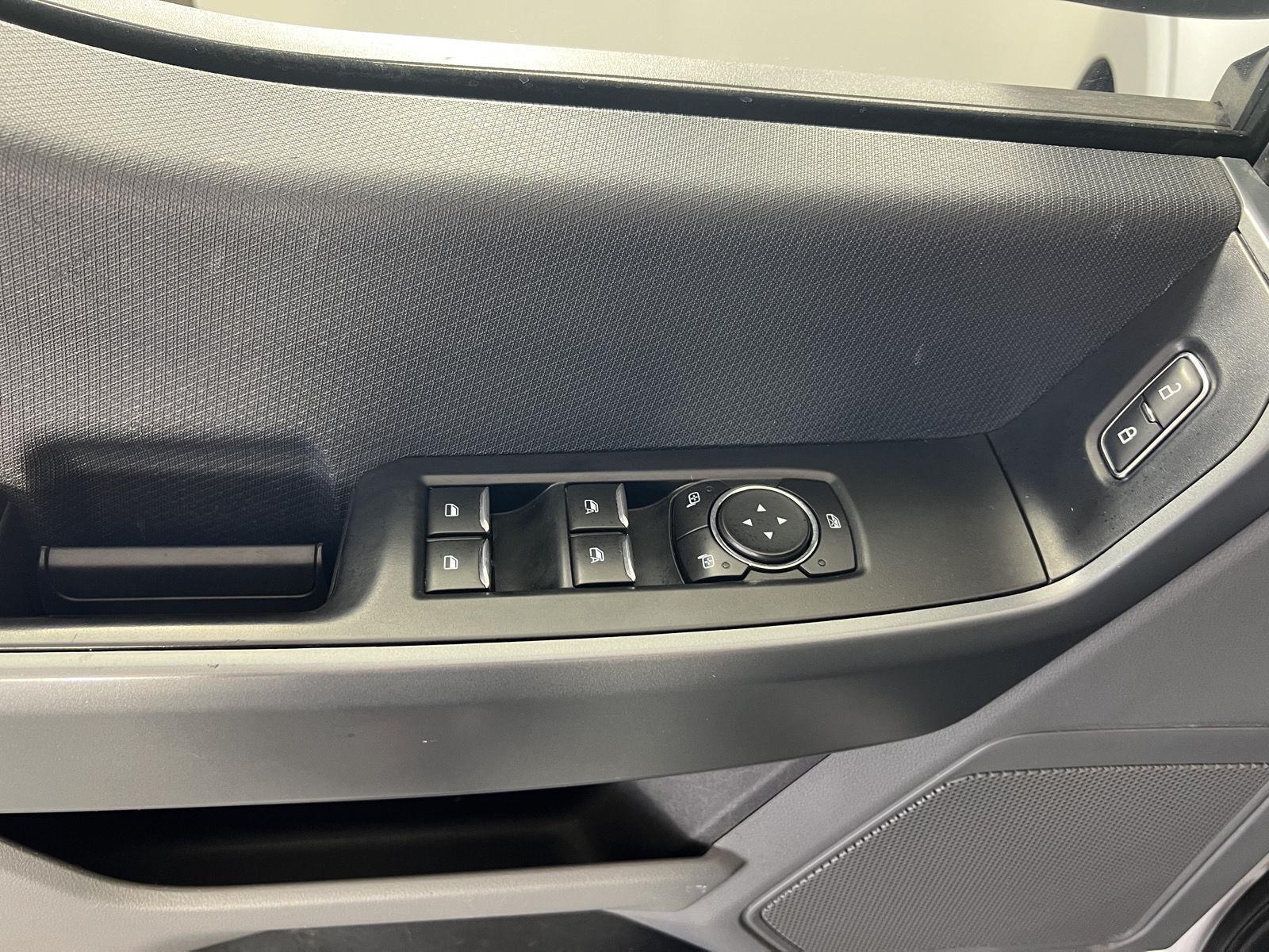 Used 2022 Iconic Silver Ford XLT image 7