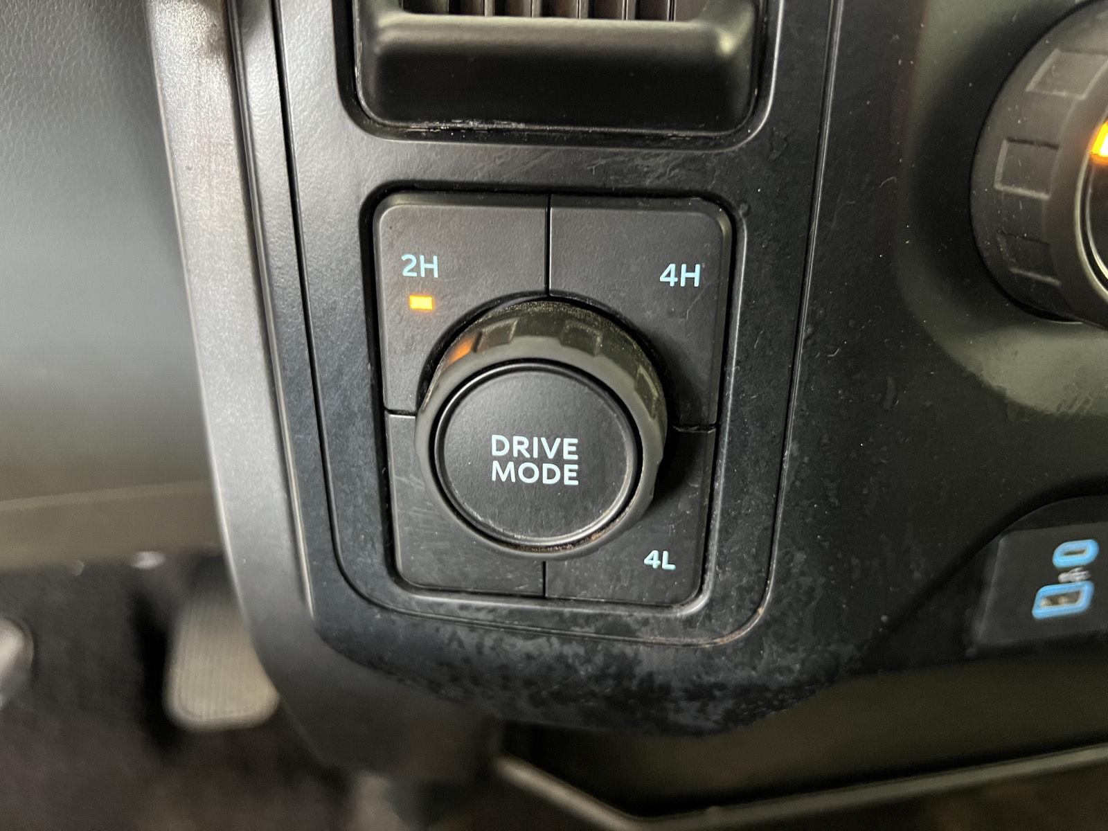Used 2022 Iconic Silver Ford XLT image 16