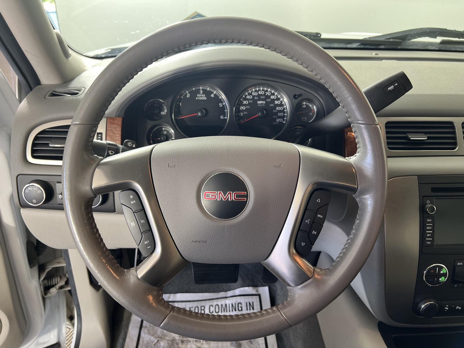 Used 2007 Summit White GMC SLT image 8