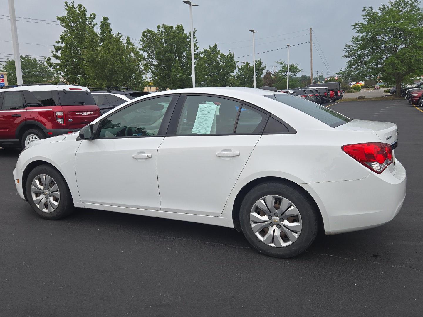 Used 2015 Summit White Chevrolet LS image 4
