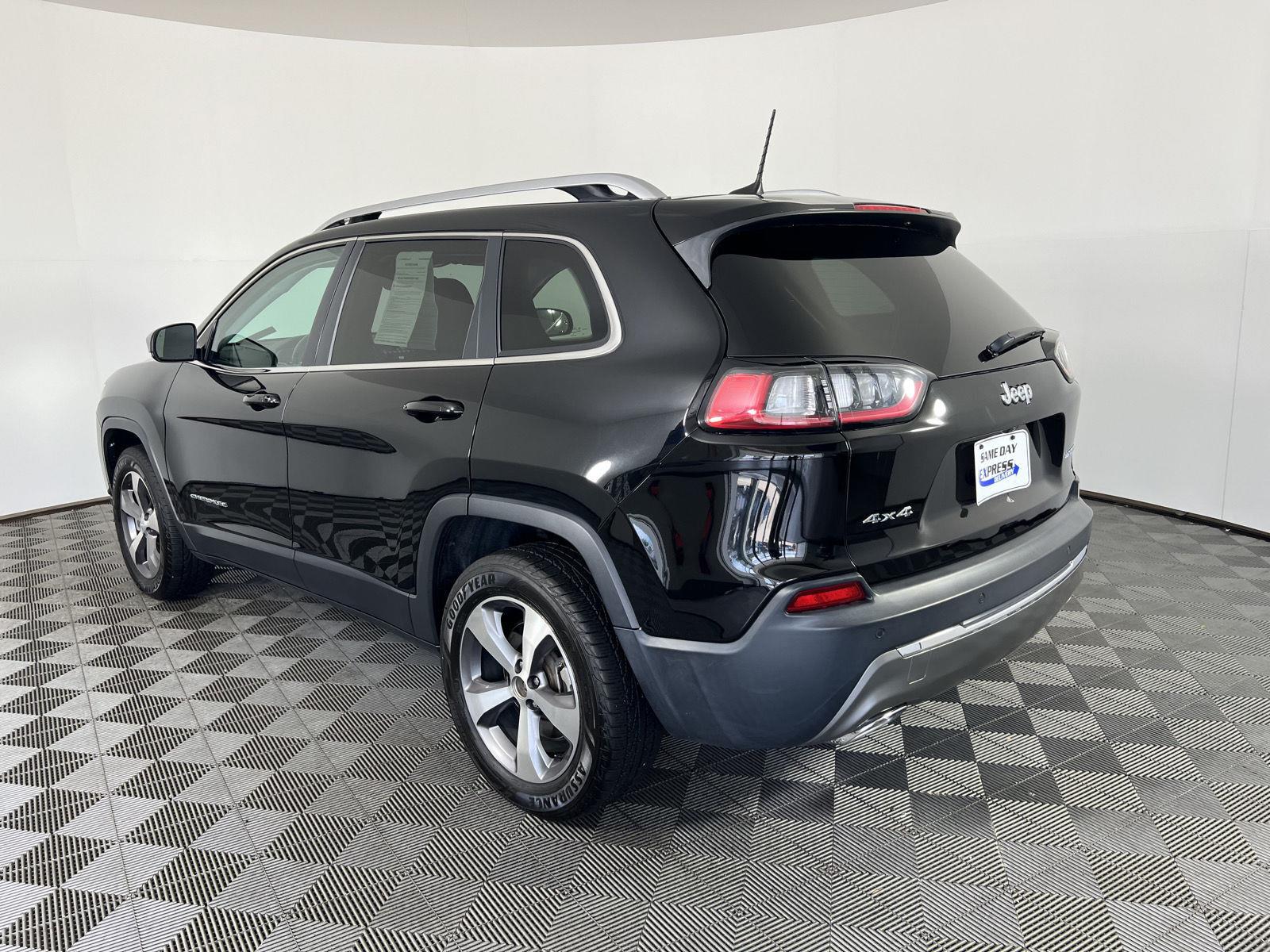 Used 2020 Diamond Black Crystal Pearlcoat Jeep Limited image 27