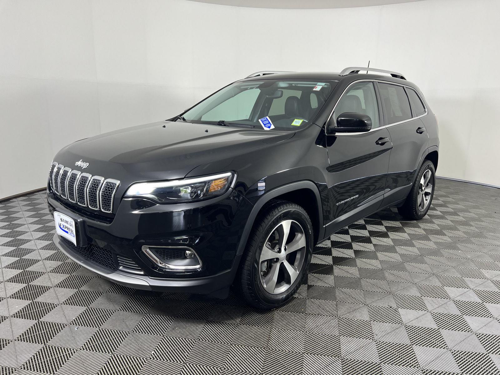 Used 2020 Diamond Black Crystal Pearlcoat Jeep Limited image 25