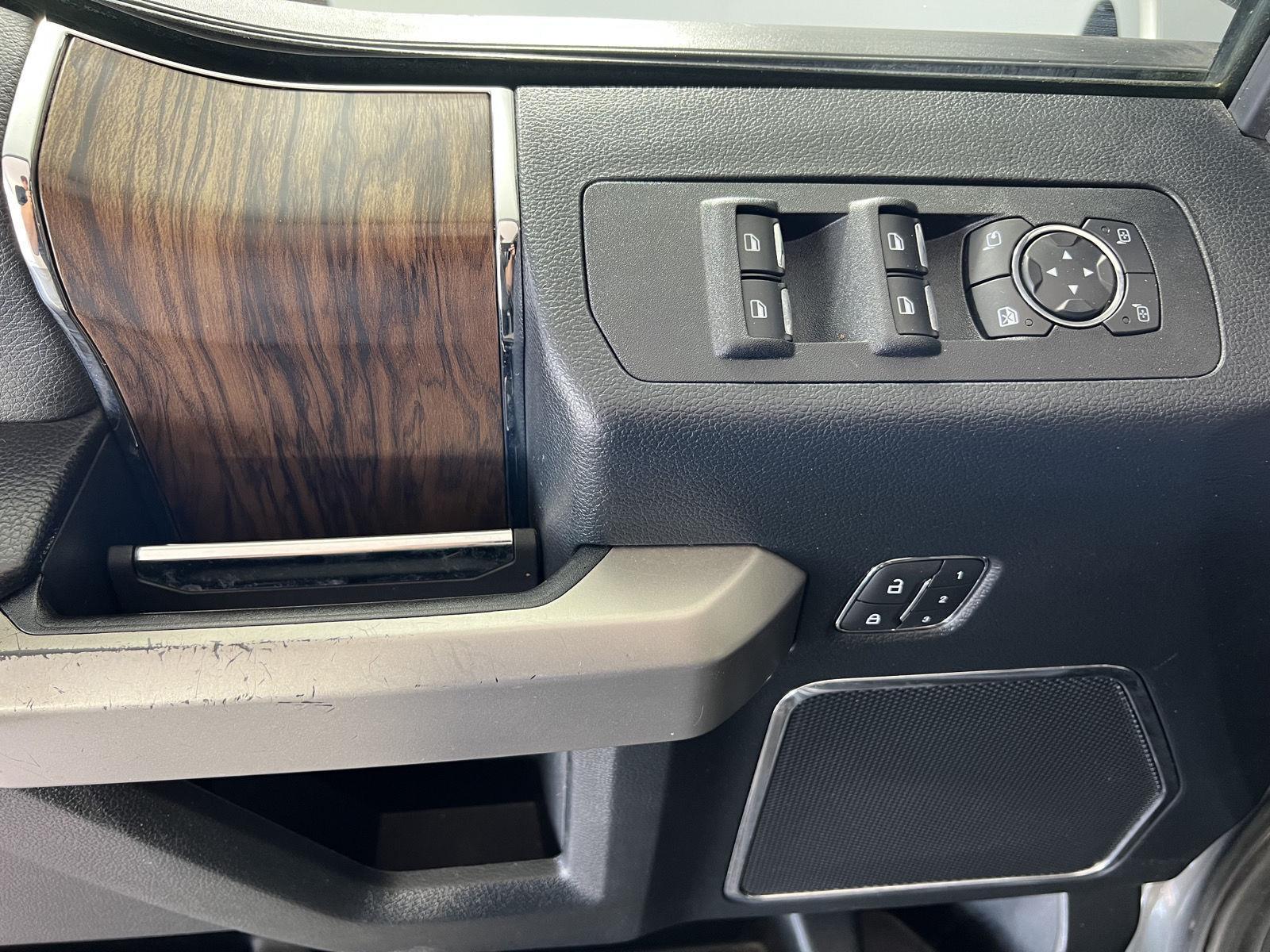 Used 2020 Magnetic Ford LARIAT image 7
