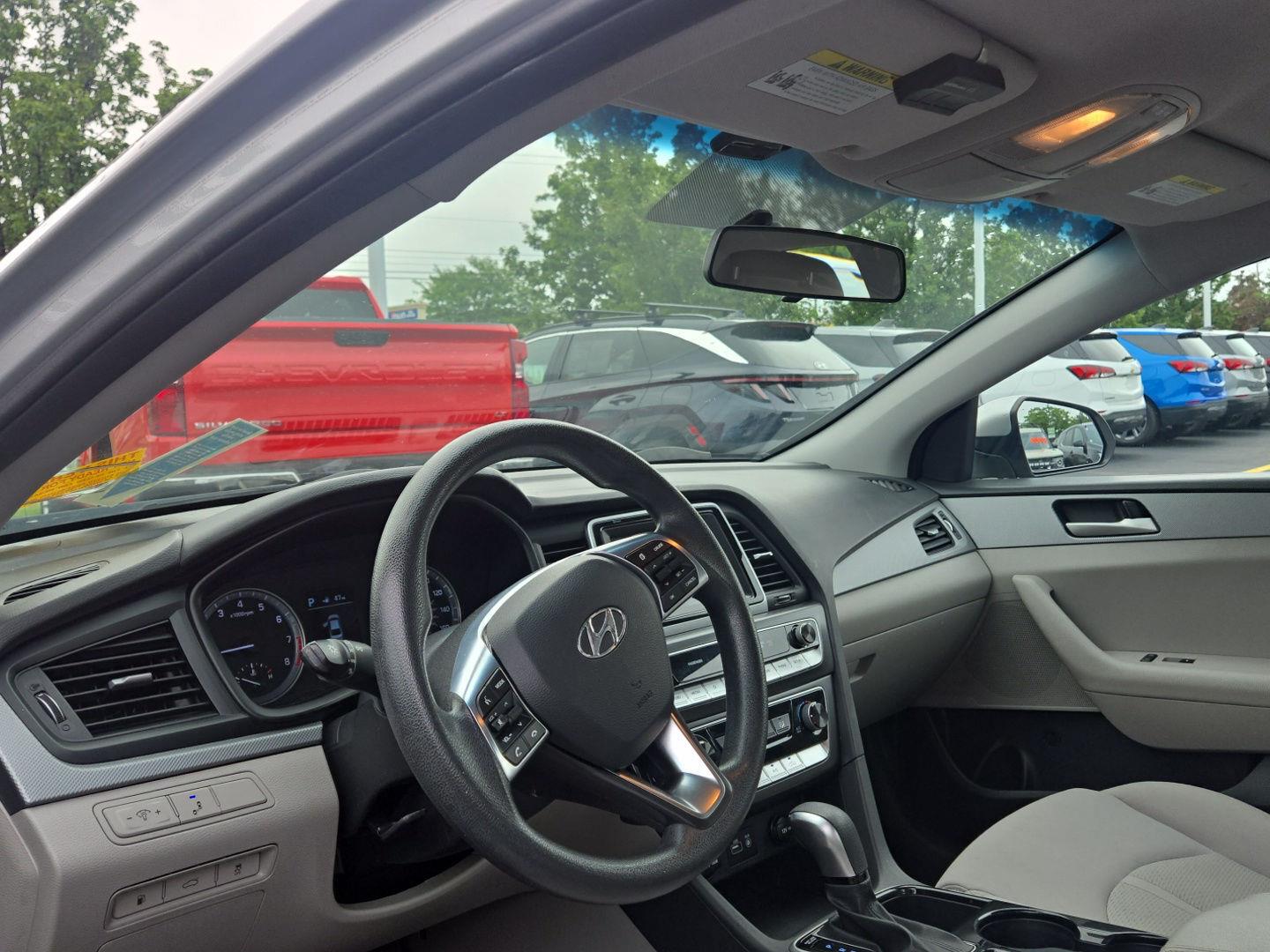 Used 2018 Symphony Silver Hyundai SE image 3