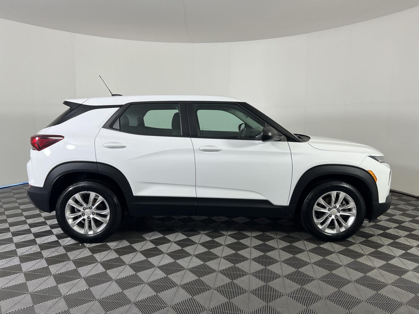 Used 2021 Summit White Chevrolet LS image 21