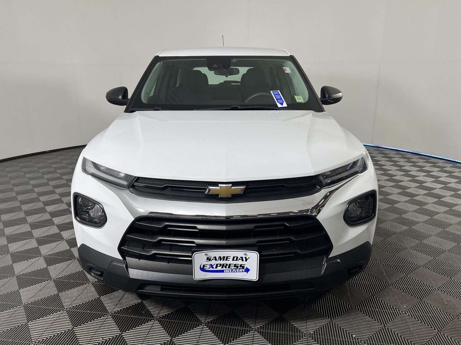 Used 2021 Summit White Chevrolet LS image 27