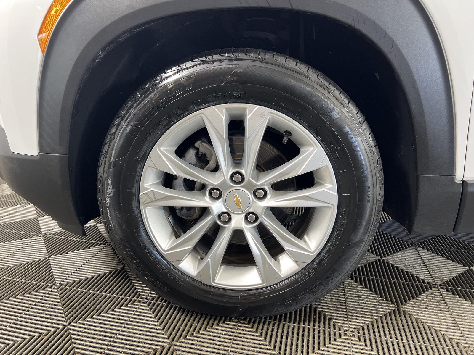 Used 2021 Summit White Chevrolet LS image 28