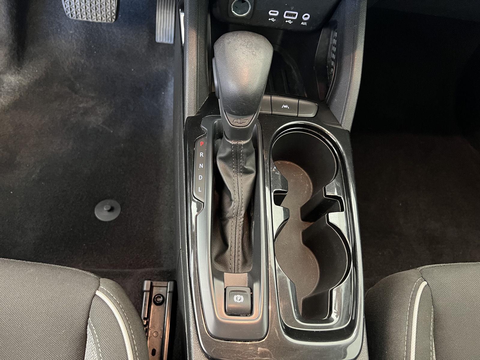 Used 2021 Summit White Chevrolet LS image 16
