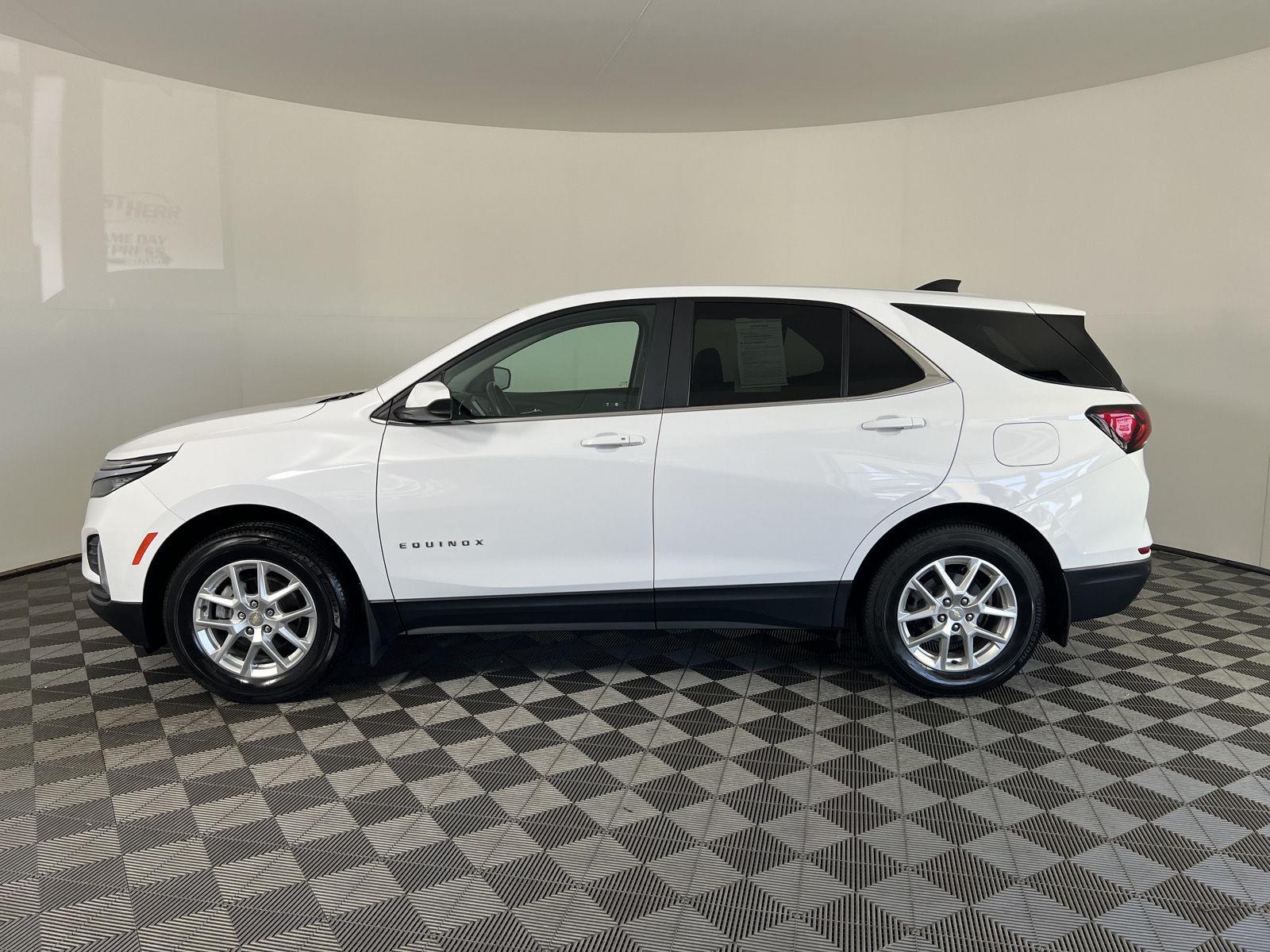 Used 2022 Summit White Chevrolet LT image 27