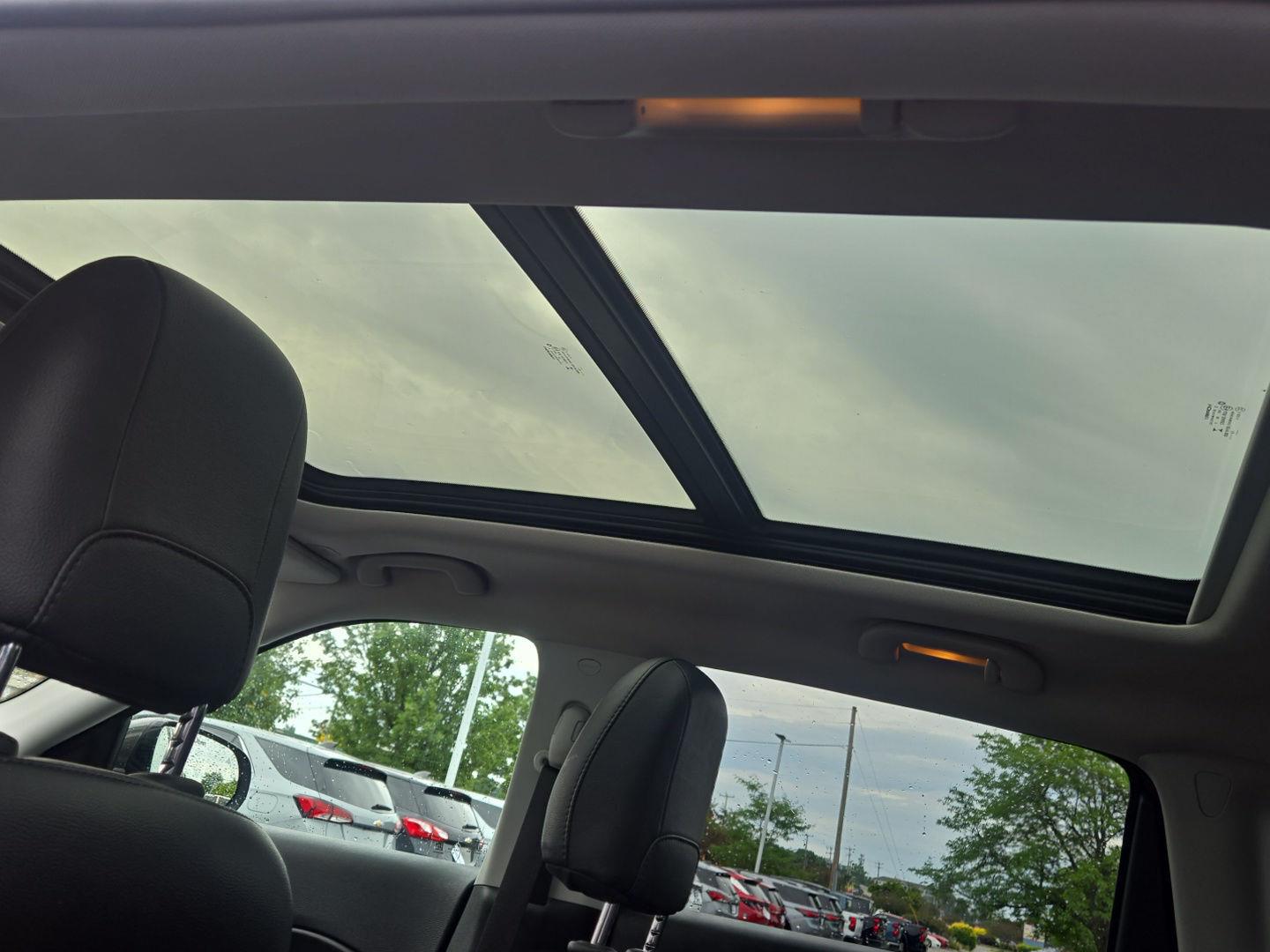 Used 2019 Granite Crystal Metallic Clearcoat Jeep Limited image 4
