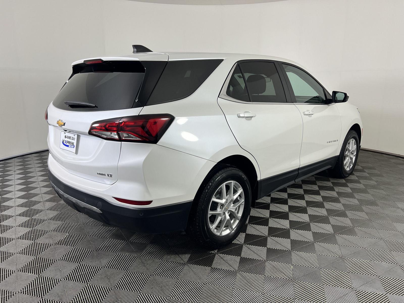 Used 2024 Iridescent Pearl Tricoat Chevrolet LT image 23