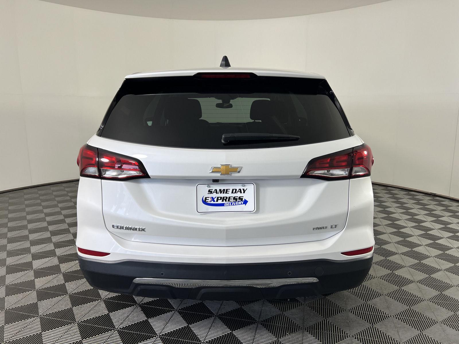 Used 2024 Iridescent Pearl Tricoat Chevrolet LT image 24