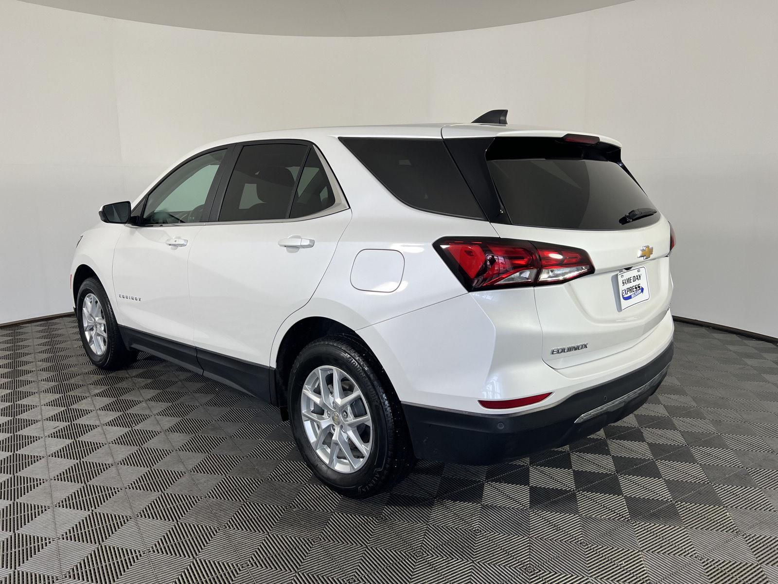 Used 2024 Iridescent Pearl Tricoat Chevrolet LT image 25