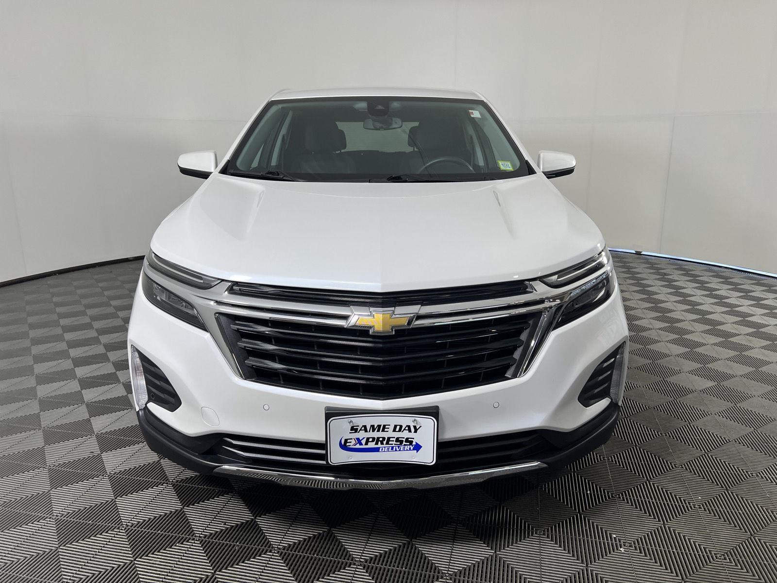 Used 2024 Iridescent Pearl Tricoat Chevrolet LT image 28