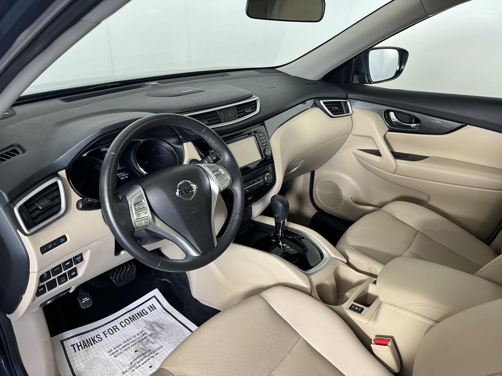 Used 2016 Arctic Blue Metallic Nissan SL image 6