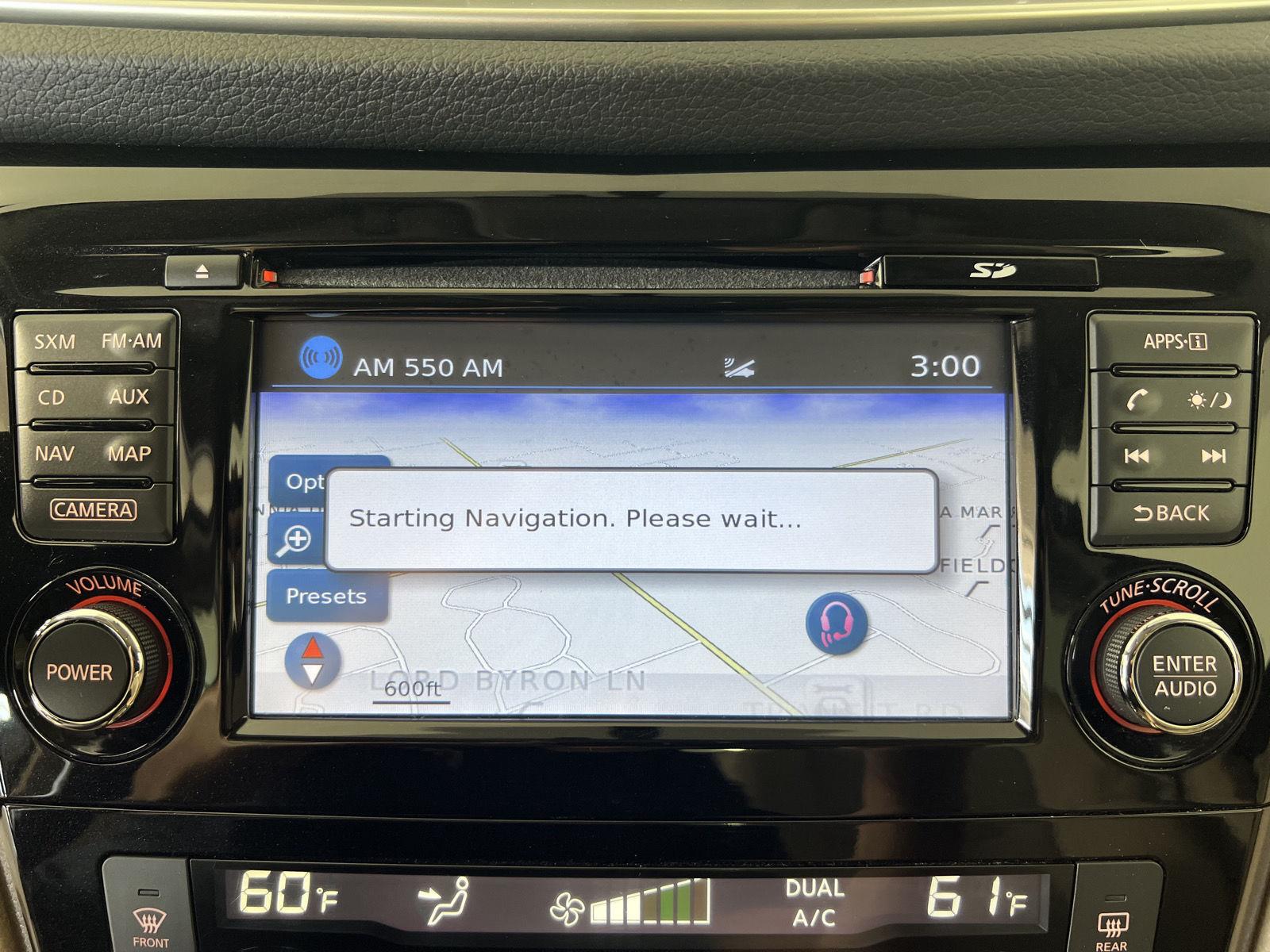 Used 2016 Arctic Blue Metallic Nissan SL image 18