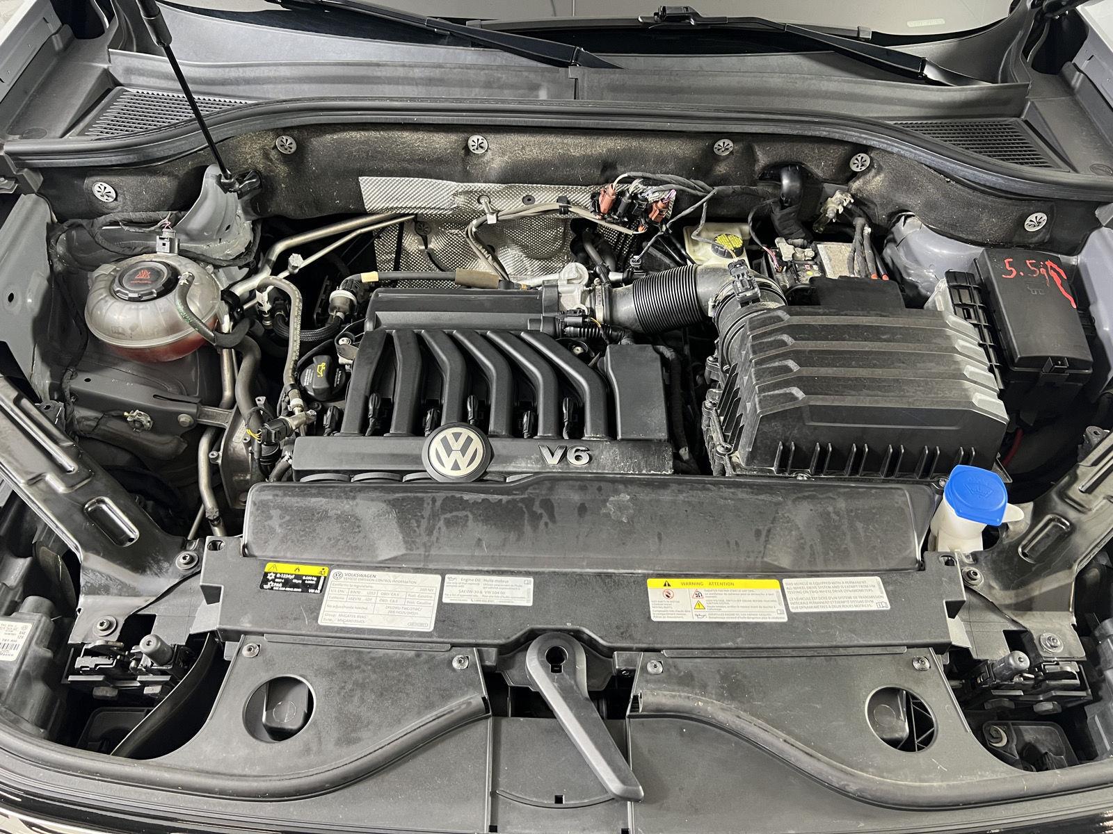 Used 2021 Pure Gray Volkswagen 3.6L V6 SE w/Technology R-Line image 29