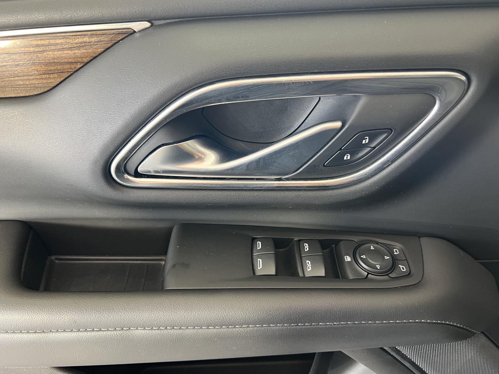 Used 2022 Onyx Black GMC SLE image 7
