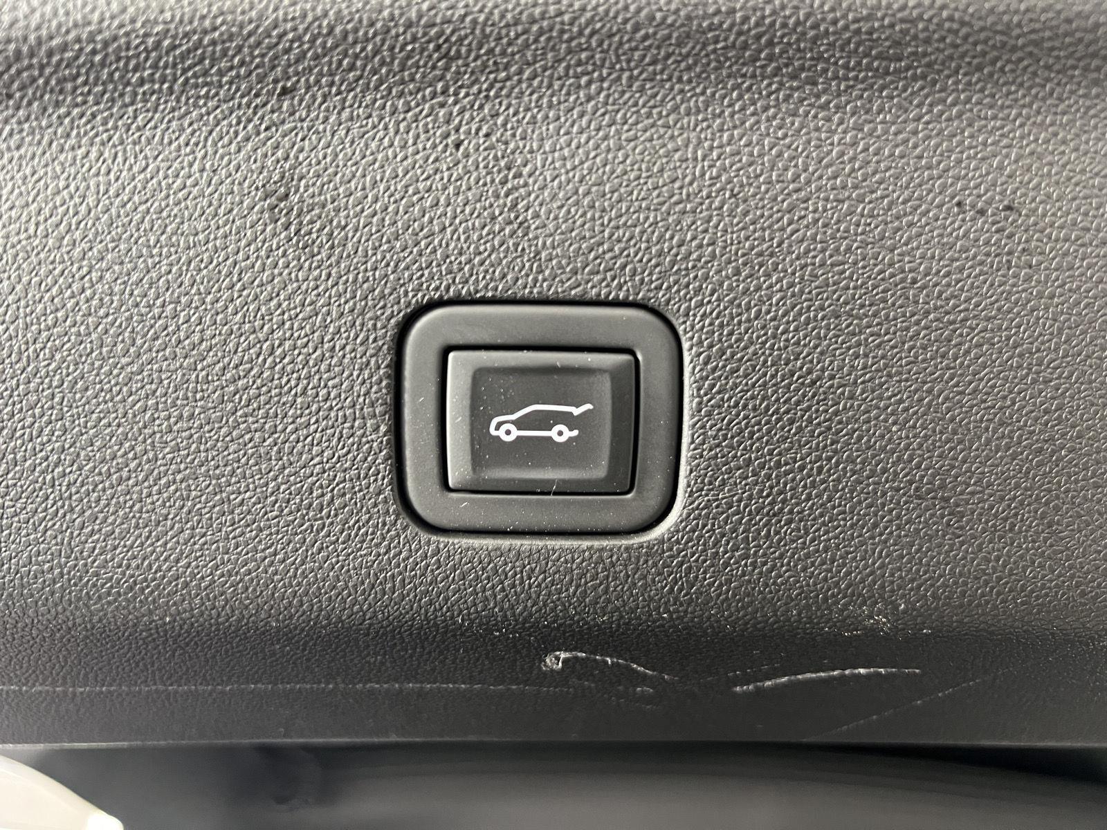 Used 2023 Summit White GMC AT4 image 25