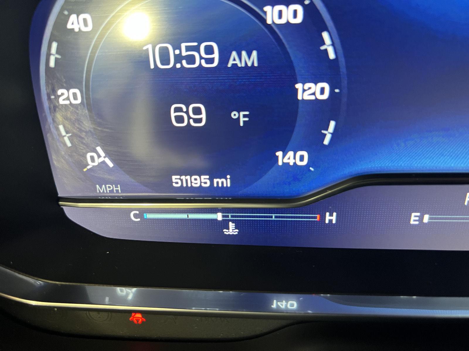 Used 2022 Summit White Chevrolet Z71 image 14