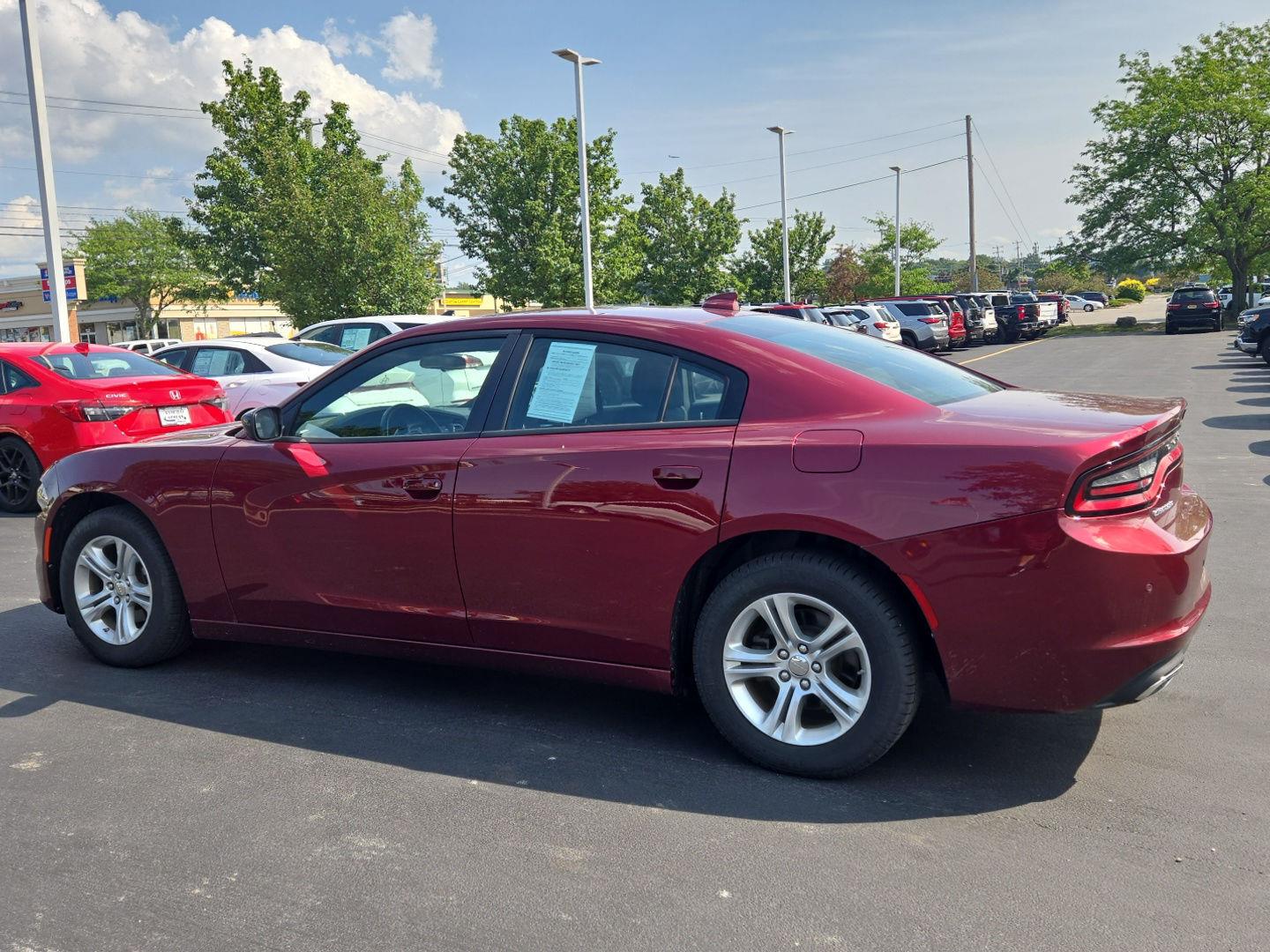 Used 2023 Octane Red Pearlcoat Dodge SXT image 4