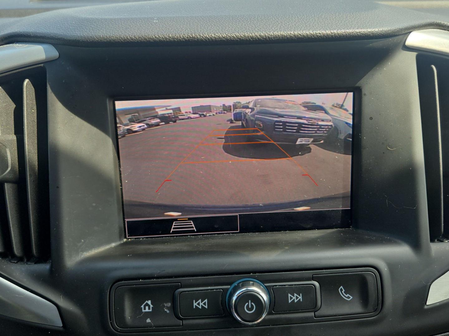 Used 2023 Marine Metallic GMC SLE image 4