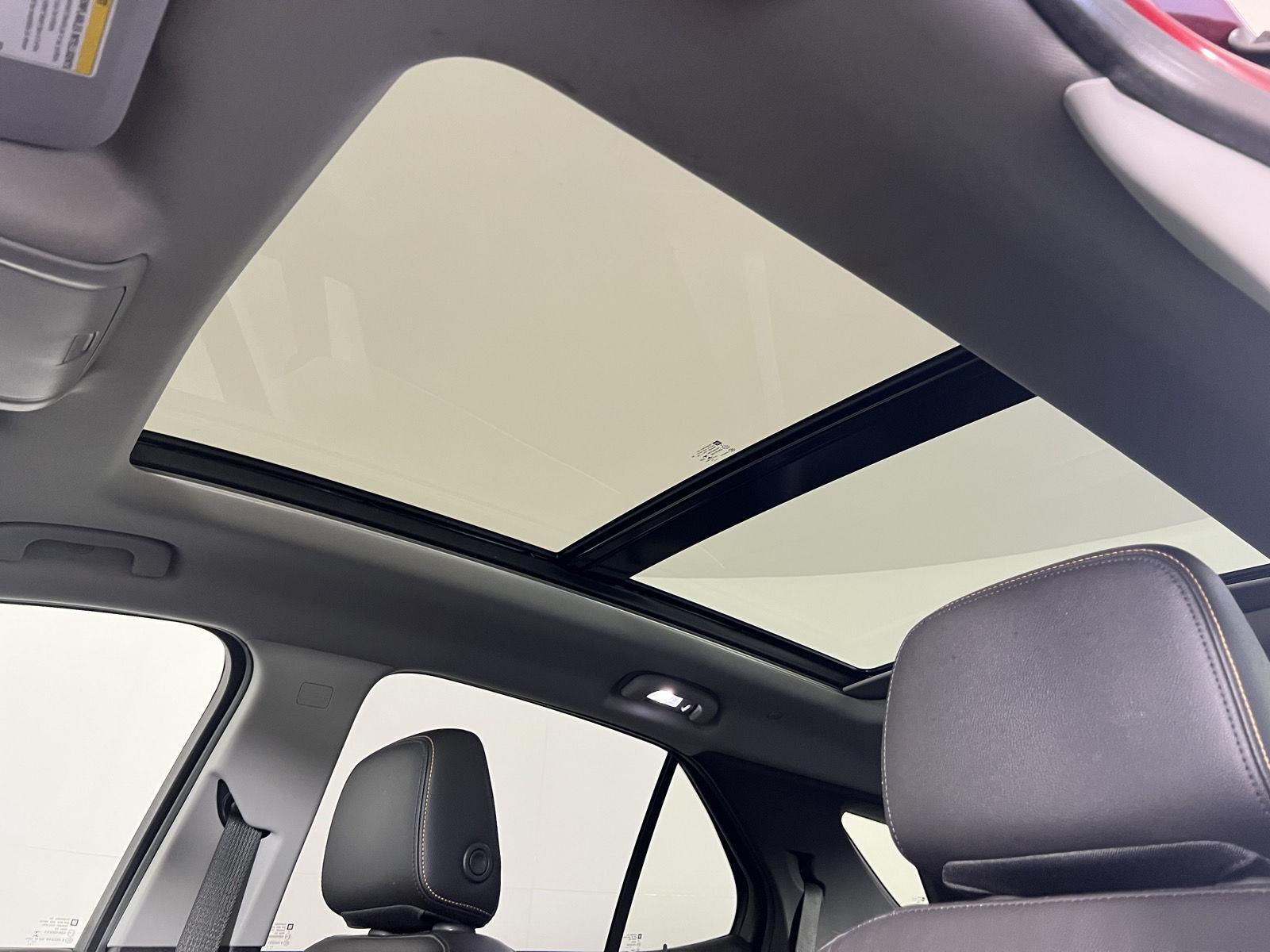 Used 2018 Cajun Red Tintcoat Chevrolet Premier image 4