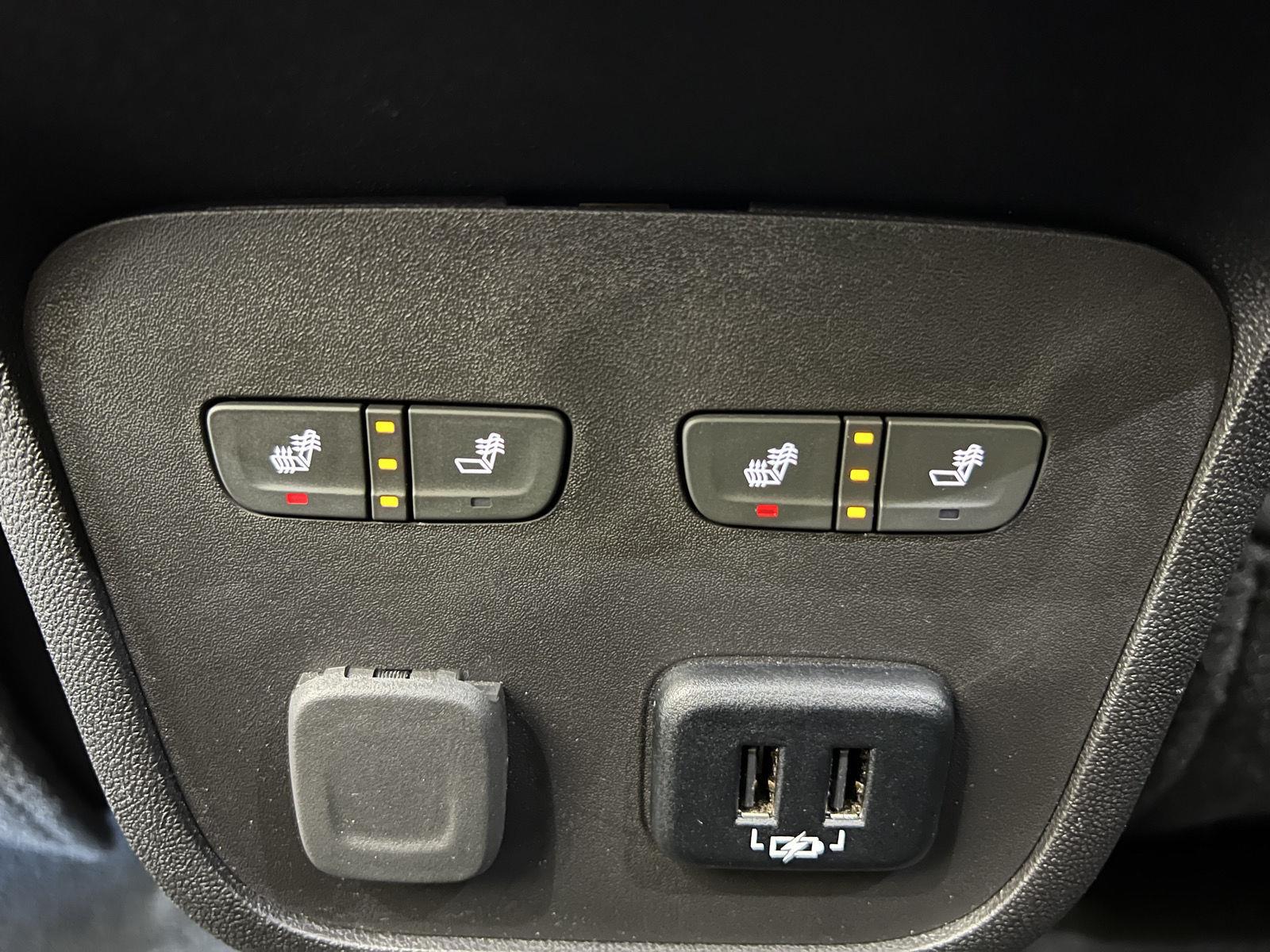Used 2018 Cajun Red Tintcoat Chevrolet Premier image 20