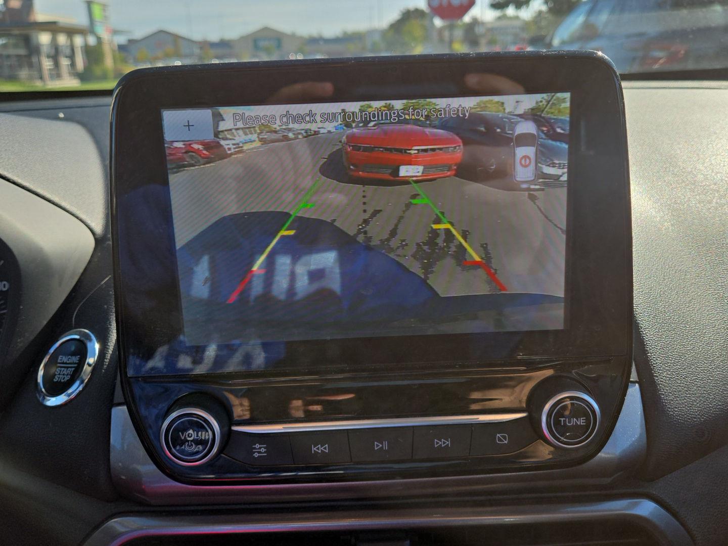 Used 2020 Shadow Black Ford SE image 5