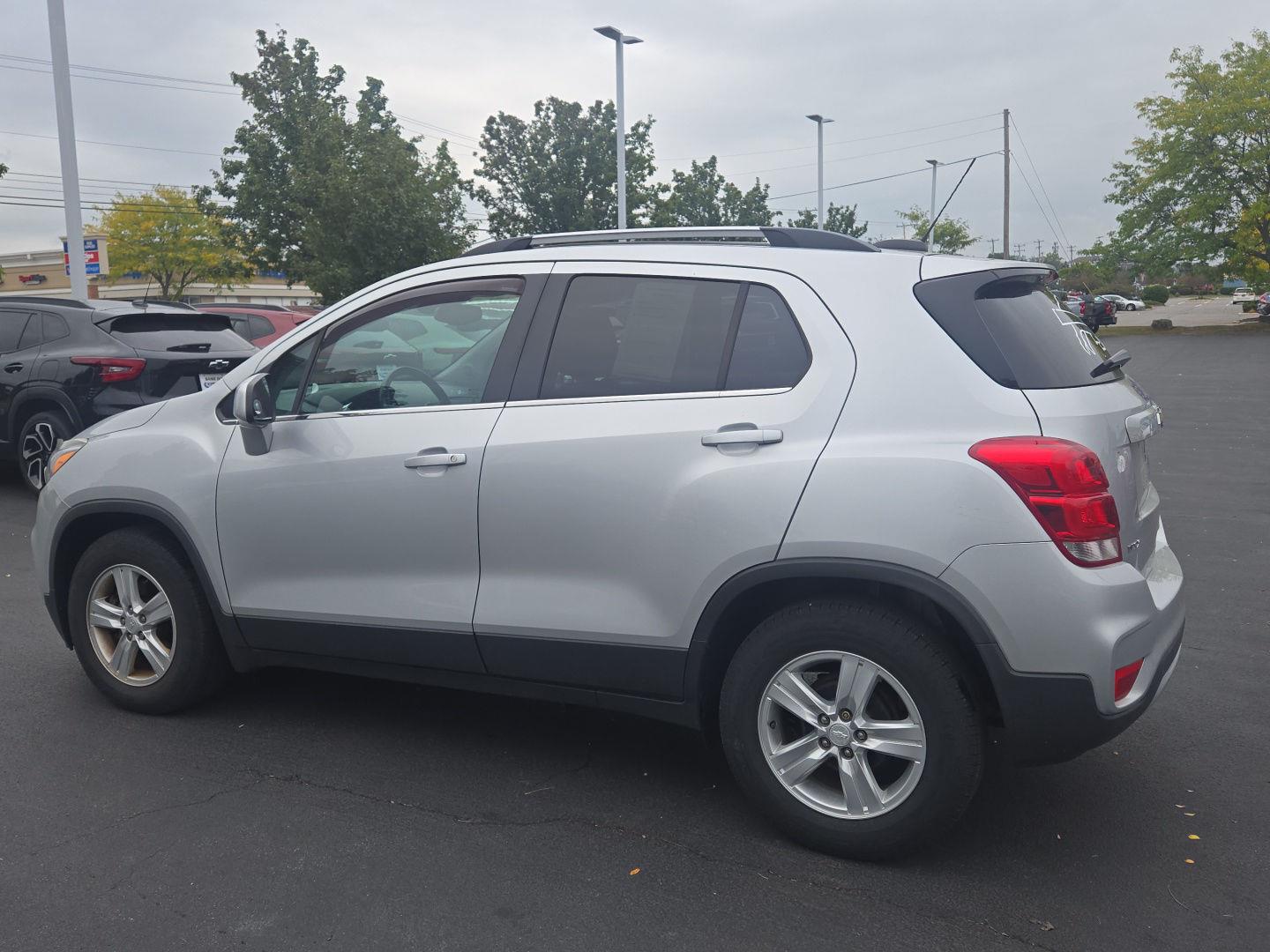 Used 2018 Silver Ice Metallic Chevrolet LT image 4