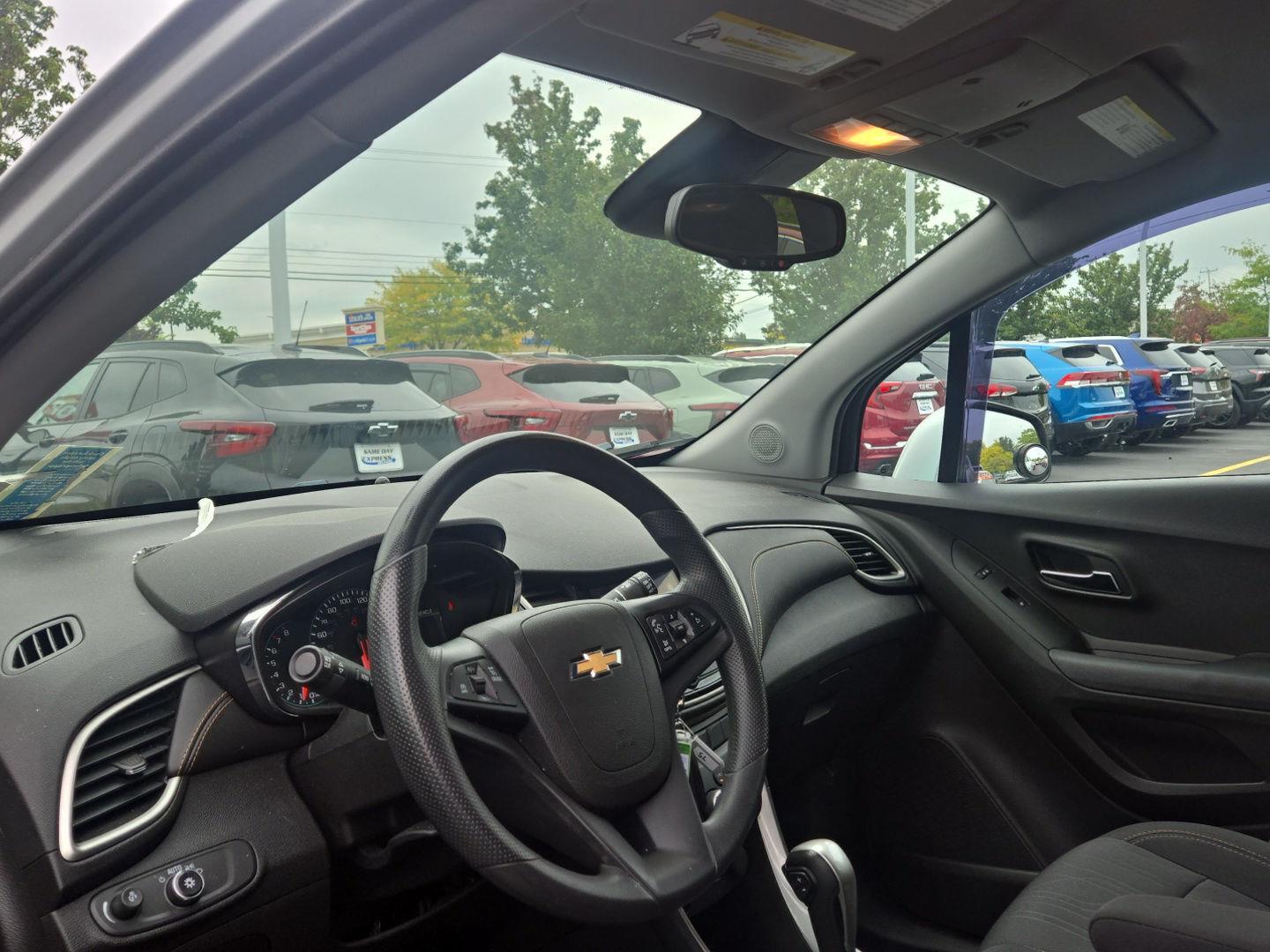 Used 2018 Silver Ice Metallic Chevrolet LT image 3