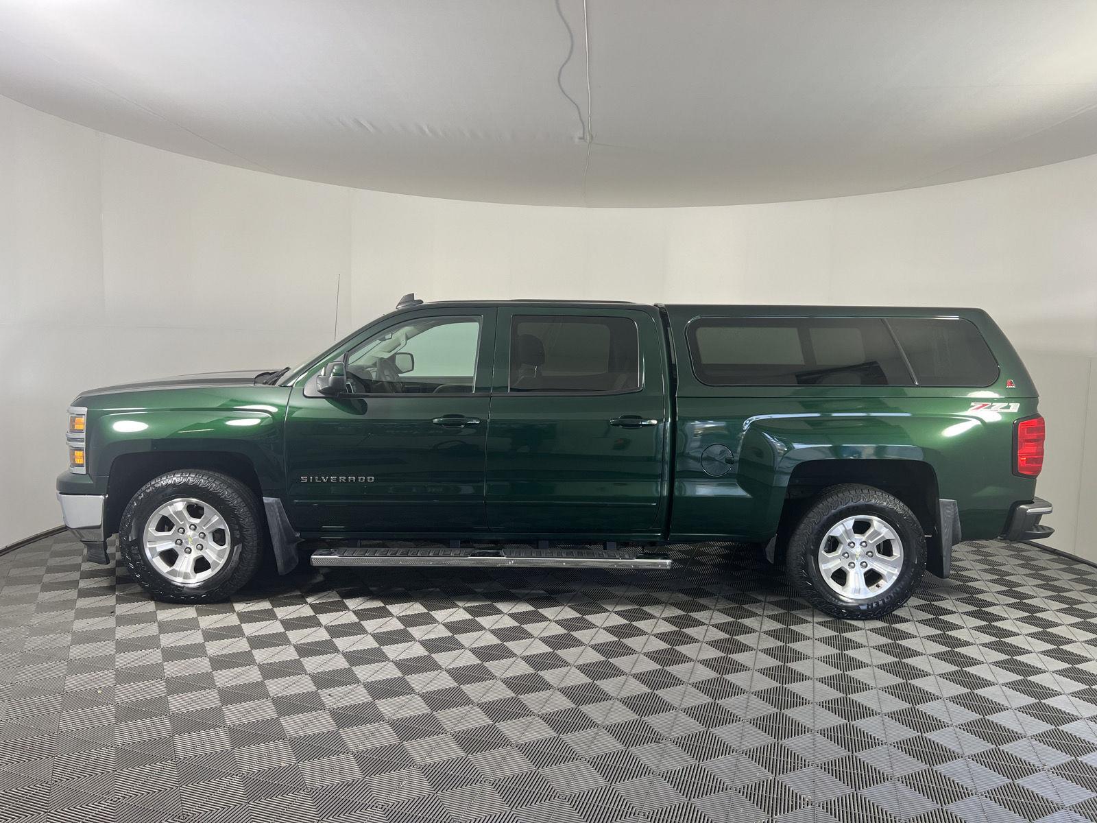 Used 2015 Rainforest Green Metallic Chevrolet LT image 26
