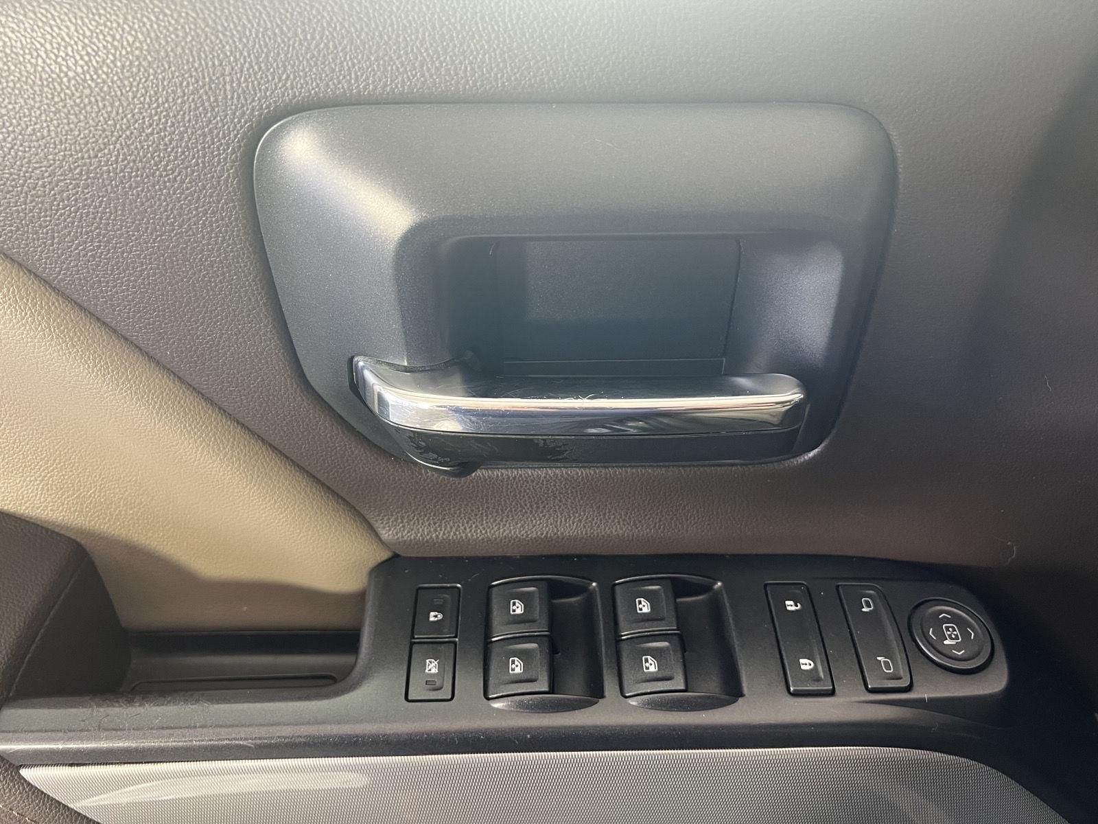 Used 2015 Rainforest Green Metallic Chevrolet LT image 7