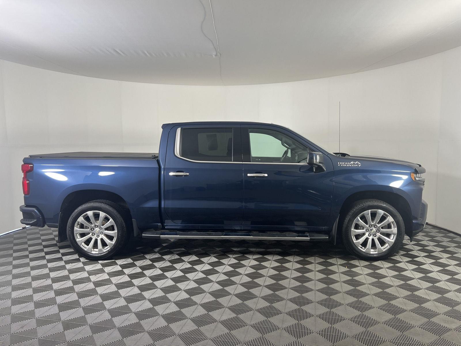 Used 2019 Northsky Blue Metallic Chevrolet High Country image 25