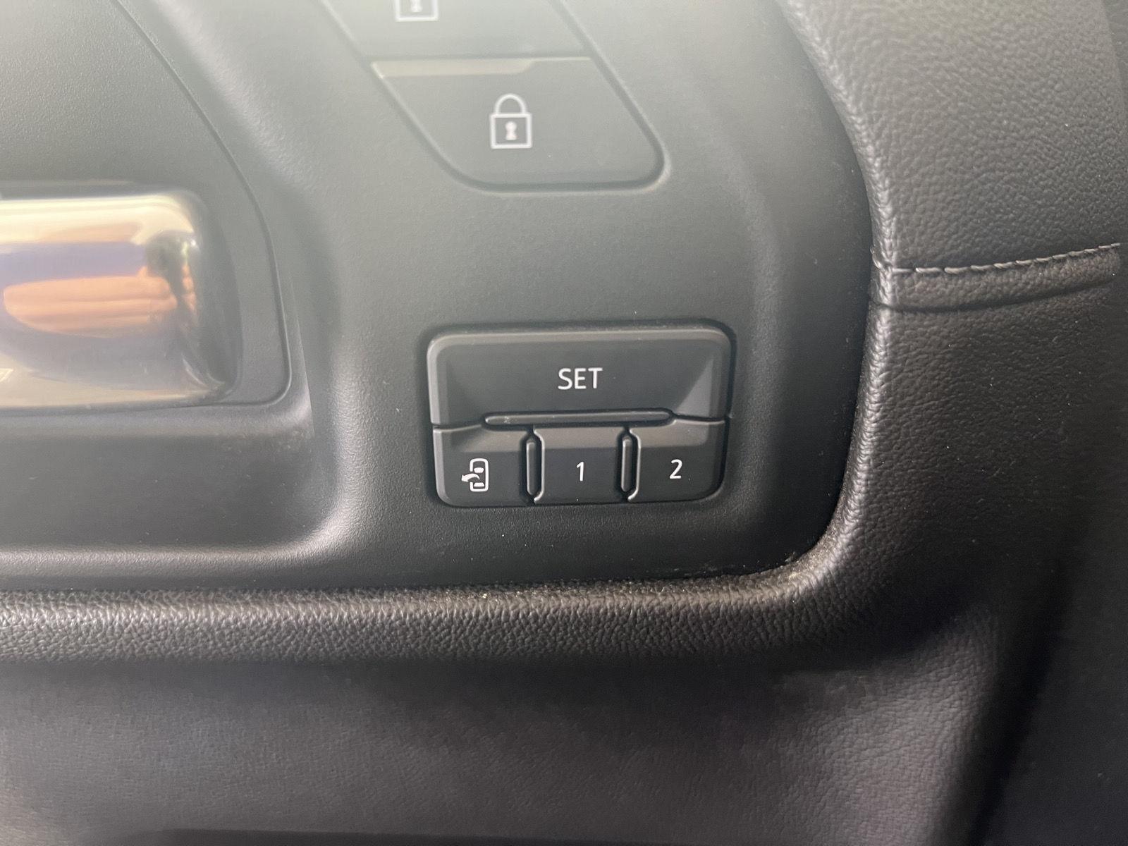 Used 2019 Northsky Blue Metallic Chevrolet High Country image 8