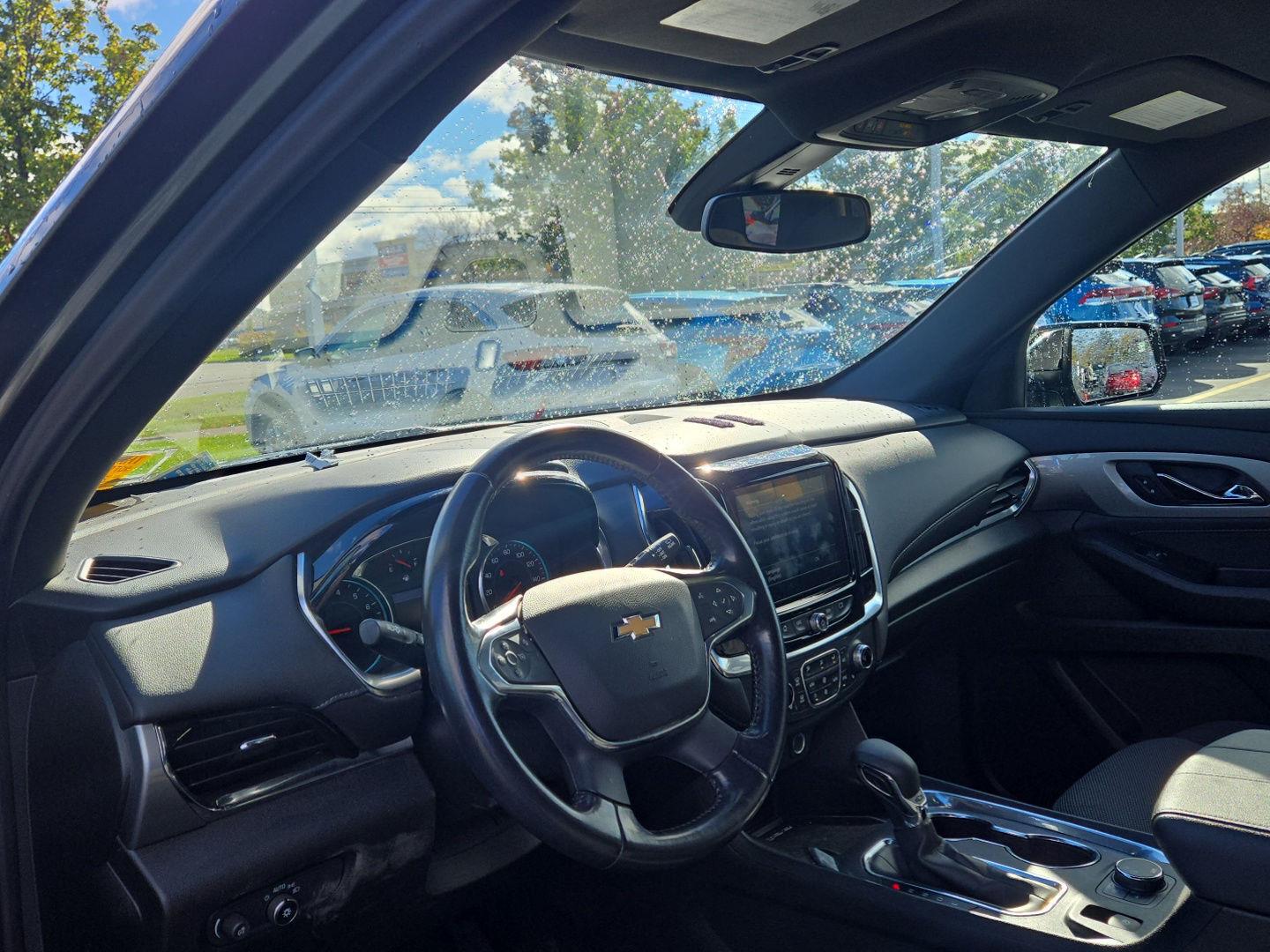 Used 2022 Silver Sage Metallic Chevrolet LT Cloth image 3