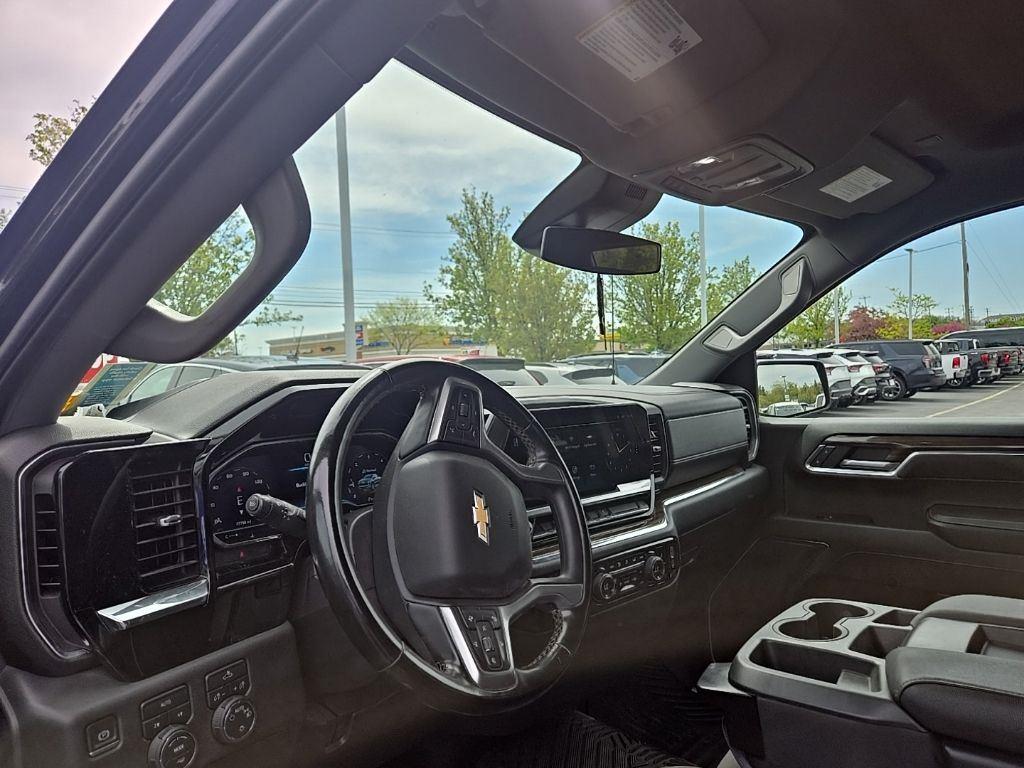 Used 2023 Ash Chevrolet LT image 5
