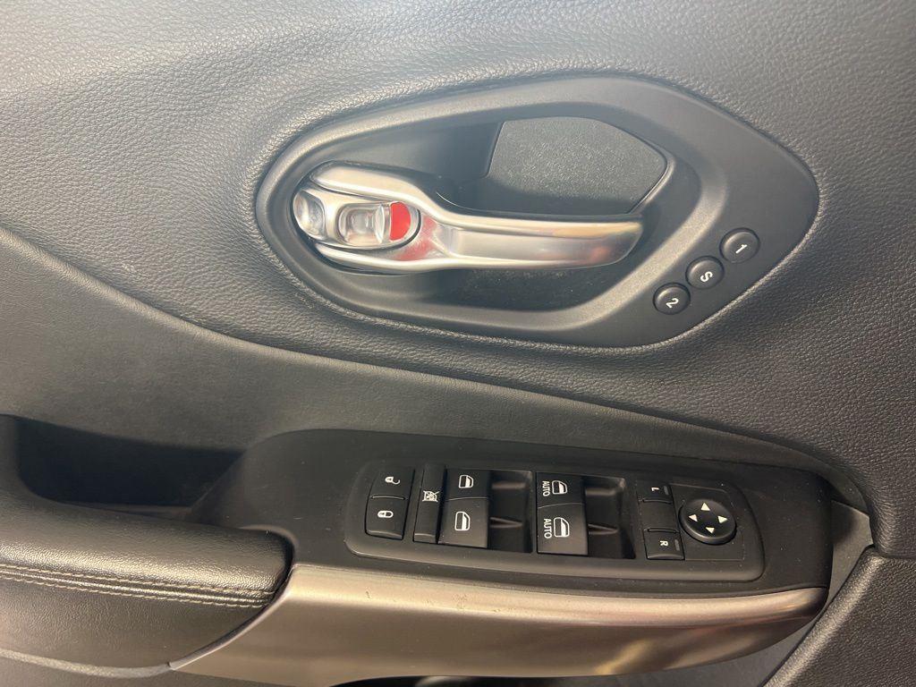 Used 2019 Billet Silver Metallic Clearco Jeep Limited image 6