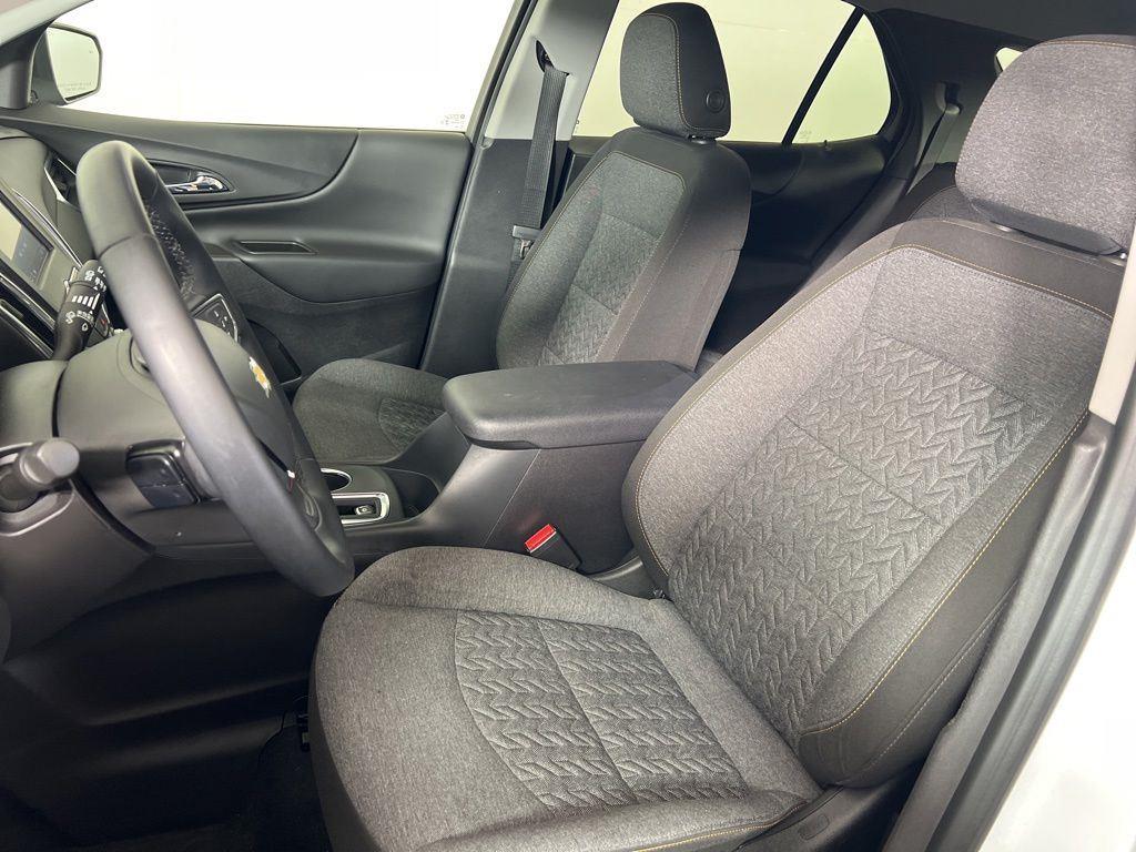 Used 2024 Summit White Chevrolet LT image 4