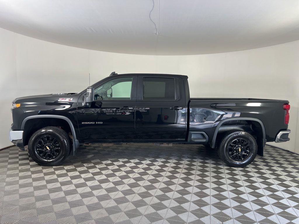 Used 2024 Black Chevrolet LT image 28