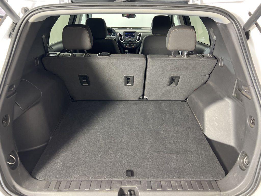 Used 2024 Summit White Chevrolet LT image 19