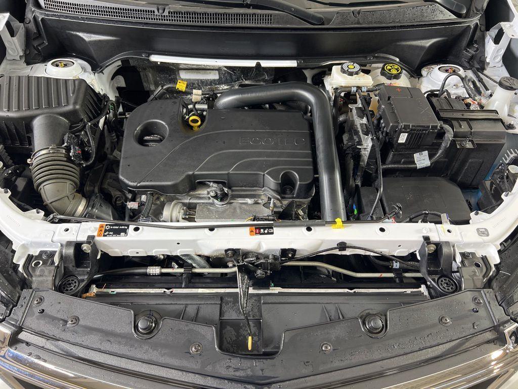 Used 2024 Summit White Chevrolet LT image 22