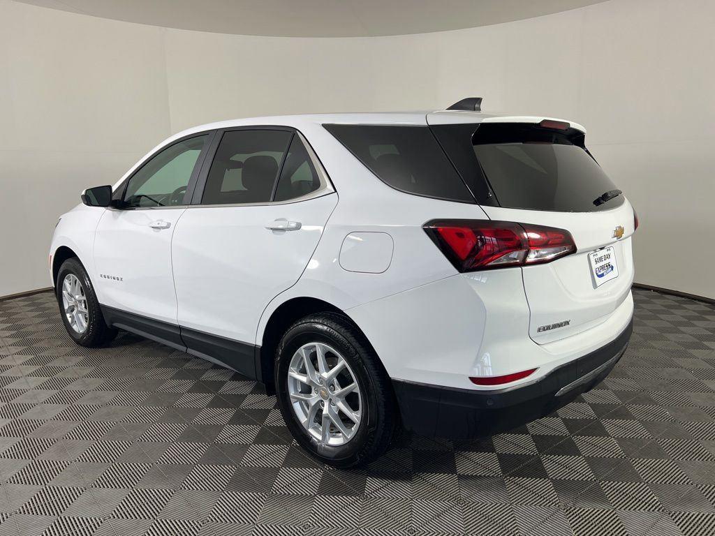 Used 2024 Summit White Chevrolet LT image 26